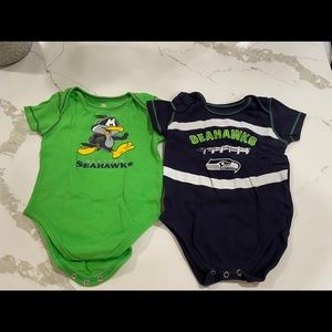 🍀 Seahawks onesies 18months